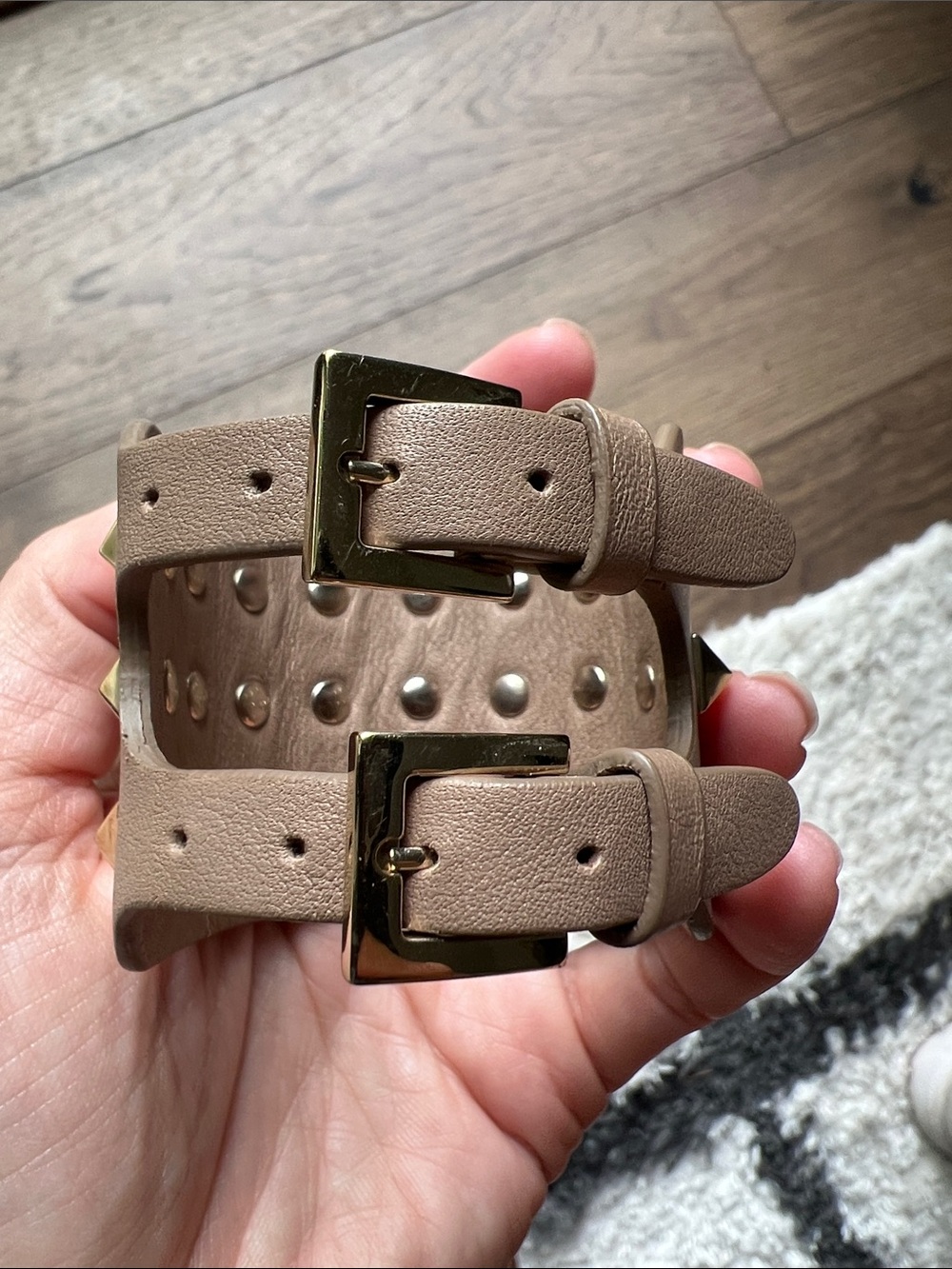 Valentino Rockstud Wide Cuff Beige - Picture 9 of 10